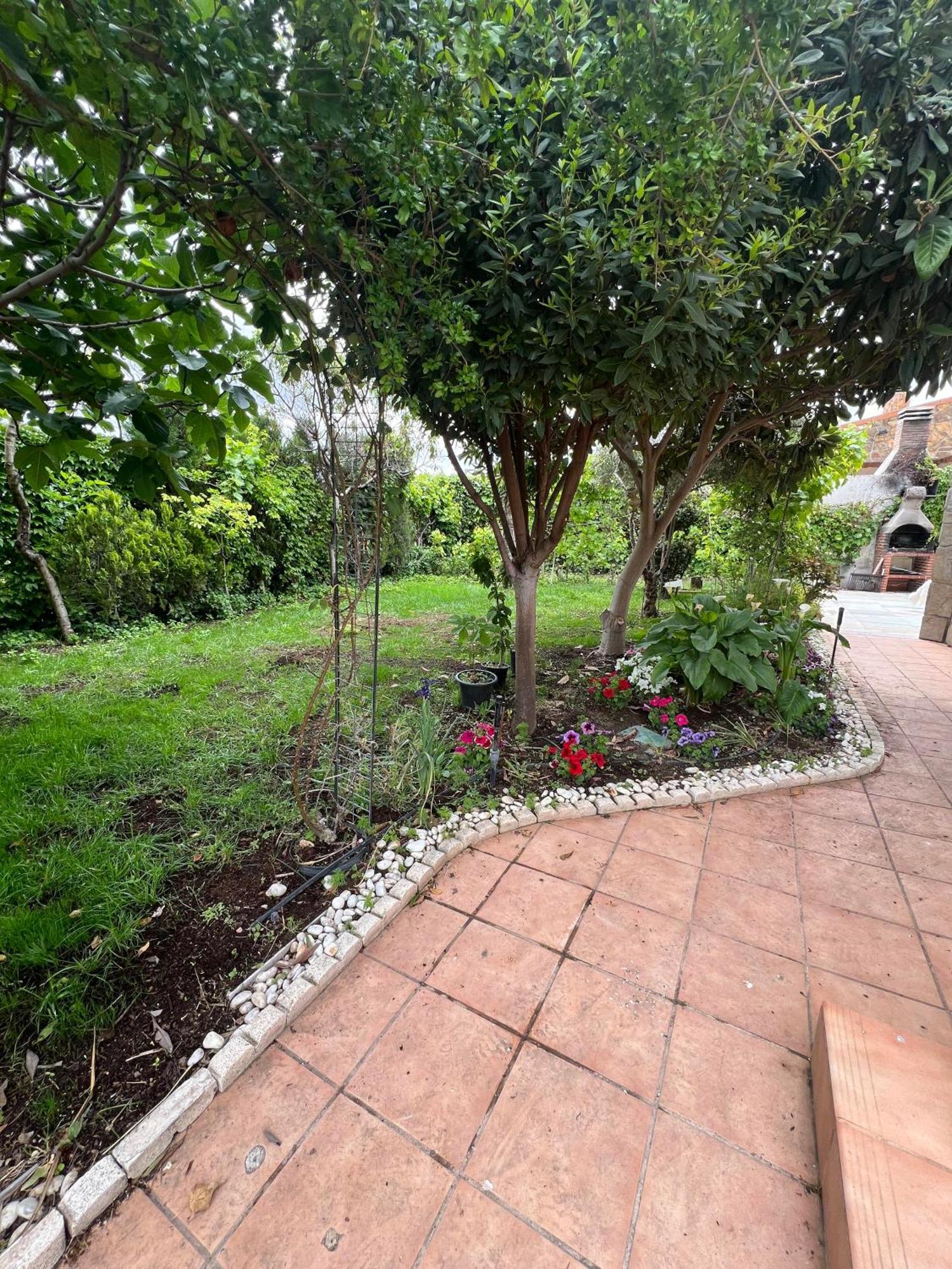 Estupenda Villa En Las Afueras Colmenar de Oreja Esterno foto