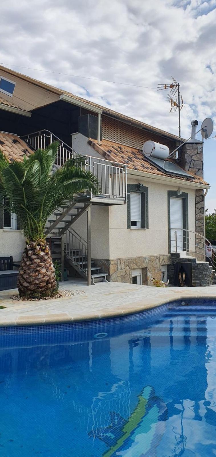 Estupenda Villa En Las Afueras Colmenar de Oreja Esterno foto